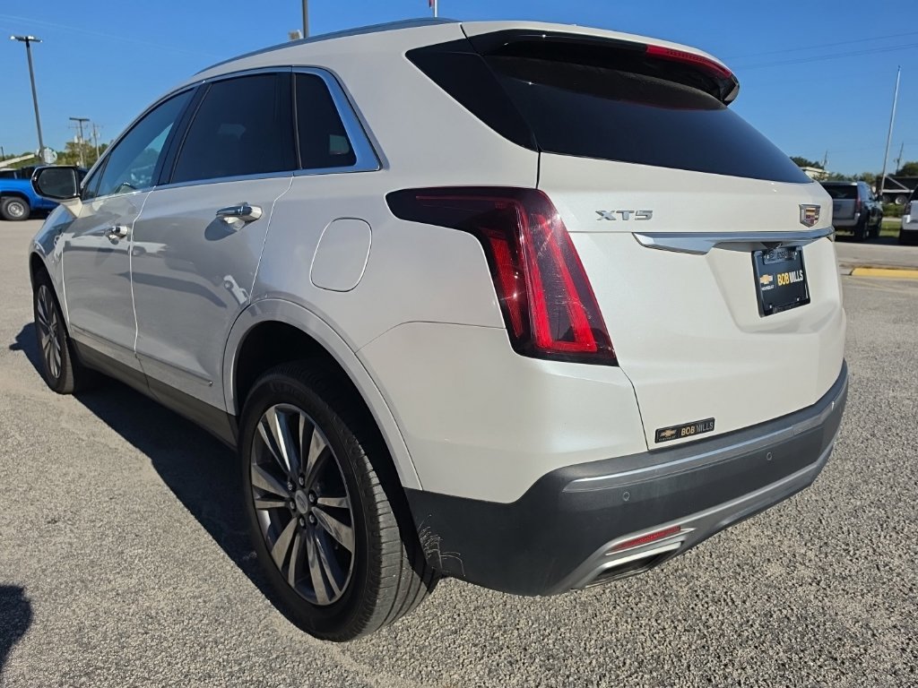 Used 2022 Cadillac XT5 Premium Luxury FWD image 3