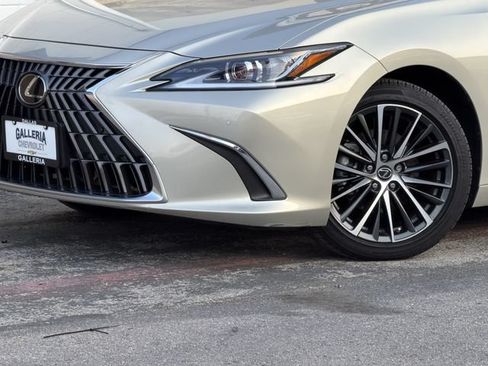 Used 2025 Lexus ES 350 w/ Premium Package FWD image 7