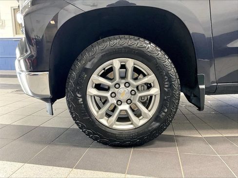 Used 2023 Chevrolet Silverado 1500 LT AWD/4WD image 7