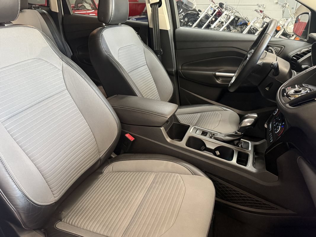 Used 2019 Ford Escape Titanium AWD/4WD image 21