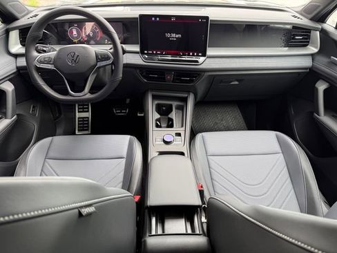 New 2026 Volkswagen Tiguan SE R-Line image 17