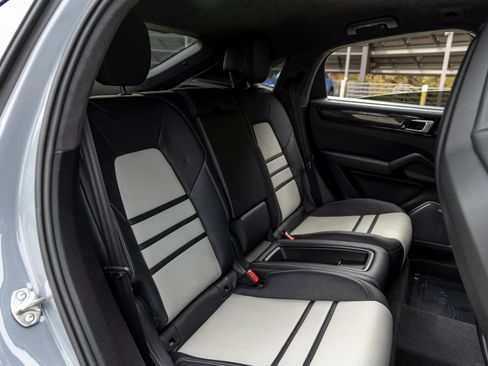 Certified 2023 Porsche Cayenne Turbo GT AWD/4WD image 57