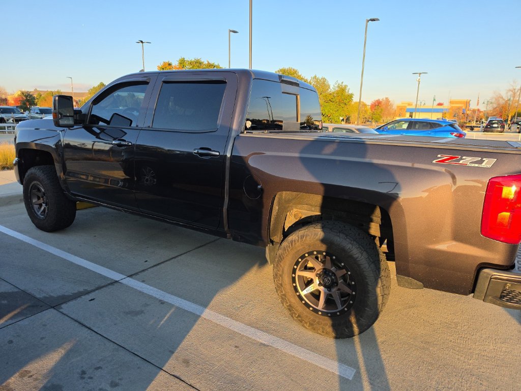 Used 2016 Chevrolet Silverado 1500 LTZ Z71 w/ LTZ Plus Package AWD/4WD image 8