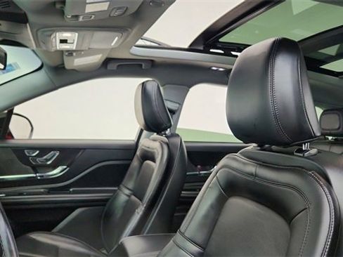 Used 2022 Lincoln Corsair Standard w/ Premium Package image 32