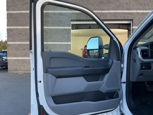 New 2026 Ford F450 XL w/ XL Chrome Package image 9