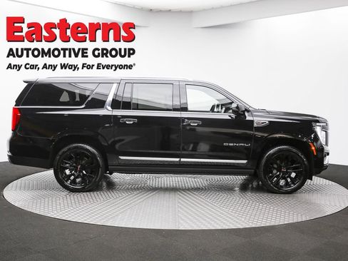 Used 2025 GMC Yukon XL Denali w/ Denali Reserve Package AWD/4WD image 4