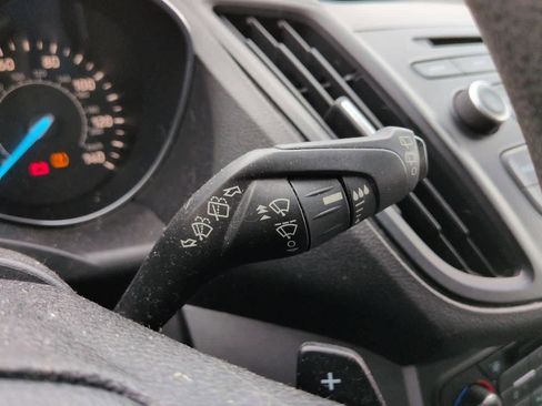 Used 2017 Ford Escape SE image 24