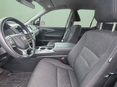 Used 2025 Honda Ridgeline Sport image 18