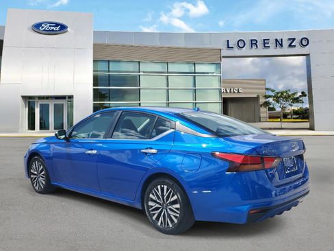 Used 2025 Nissan Altima 2.5 SV image 7