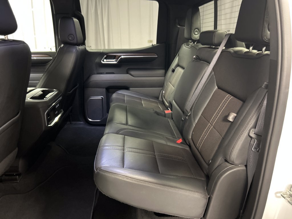 Used 2022 Chevrolet Silverado 1500 High Country w/ Technology Package AWD/4WD image 23