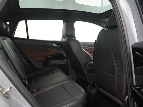 Used 2021 Volkswagen ID.4 Pro S RWD image 12