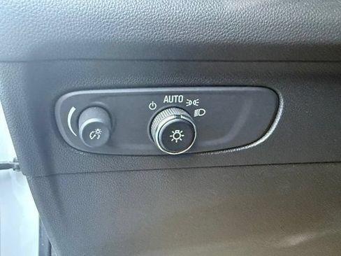 Certified 2022 Buick Envision Preferred FWD image 24