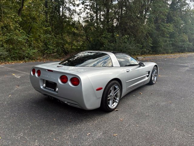 Used 2003 Chevrolet Corvette Coupe w/ Preferred Equipment Group RWD image 8