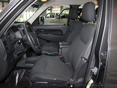 Used 2012 Jeep Liberty Sport image 12