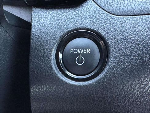 Used 2025 Toyota Camry SE image 8