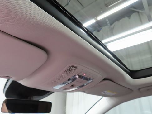 Used 2024 Mercedes-Benz GLE 350 4MATIC image 27