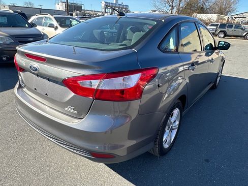 Used 2014 Ford Focus SE image 5