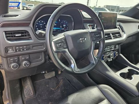 Used 2024 Chevrolet Tahoe Z71 w/ Luxury Package AWD/4WD image 9