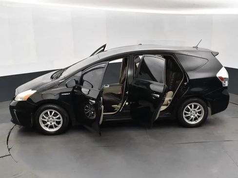 Used 2012 Toyota Prius V Three w/ Preferred Accessory Pkg FWD image 7