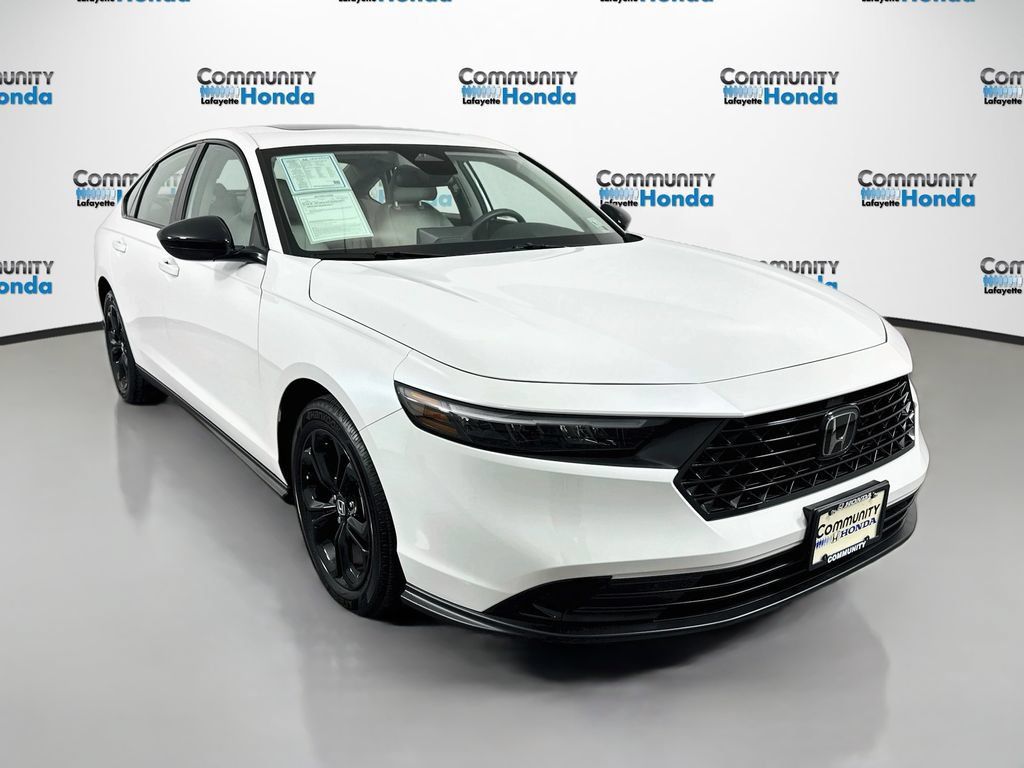 Used 2025 Honda Accord SE image 3