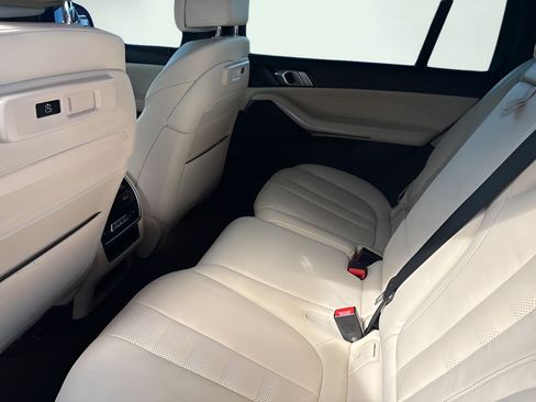 Used 2022 BMW X7 xDrive40i AWD/4WD image 6