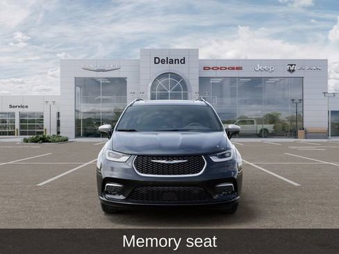 New 2026 Chrysler Pacifica Pinnacle image 8