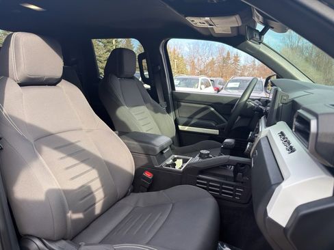 Used 2024 Toyota Tacoma TRD Off-Road image 31