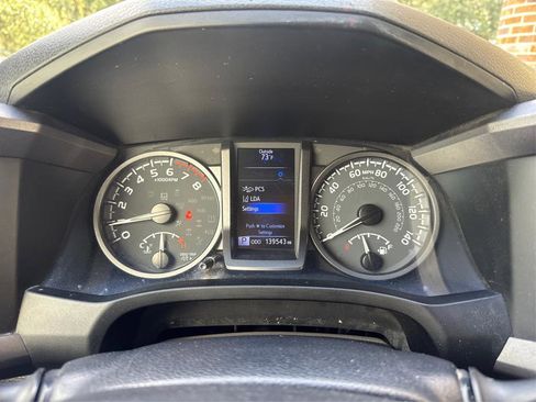 Used 2020 Toyota Tacoma TRD Off-Road w/ Technology Package AWD/4WD image 14