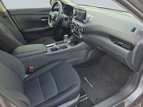 Used 2025 Nissan Sentra SV FWD image 31