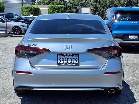 Used 2025 Honda Civic Sport image 5