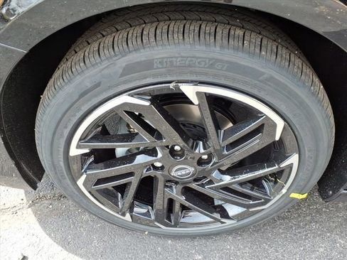 New 2026 Nissan Sentra SR image 9