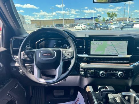 Used 2022 GMC Sierra 1500 SLT w/ SLT Premium Plus Package AWD/4WD image 46