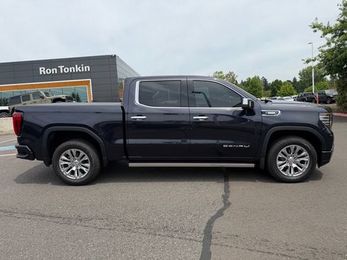Used 2025 GMC Sierra 1500 Denali AWD/4WD image 8