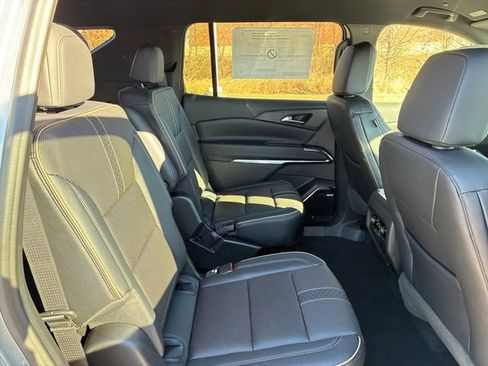 New 2026 Chevrolet Traverse High Country image 15