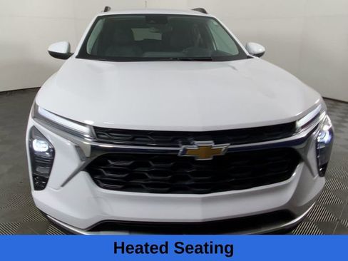 Certified 2024 Chevrolet Trax LT w/ Driver Confidence Package image 6