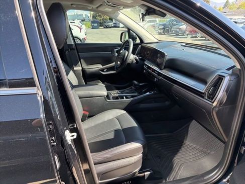 Certified 2025 Kia Sorento S w/ Panoramic Sunroof Package AWD/4WD image 36