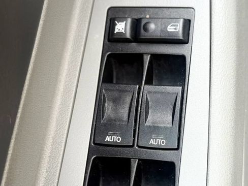 Used 2005 Chrysler 300 C w/ Cold Weather Group RWD image 21
