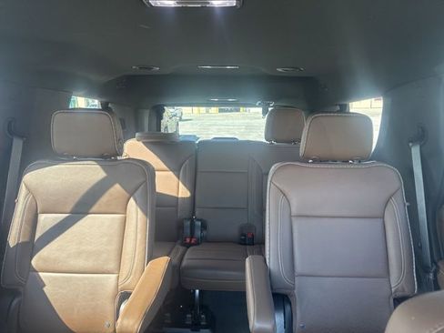 Used 2023 Chevrolet Tahoe High Country image 13