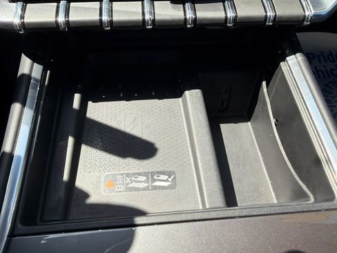 Used 2025 GMC Acadia Elevation FWD image 25