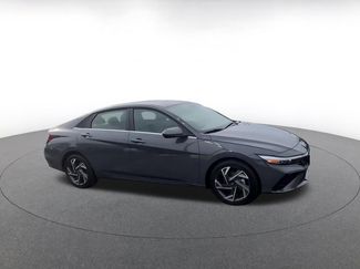 Used 2025 Hyundai Elantra SEL video 2