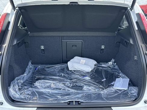 New 2026 Volvo XC40 B5 Ultra w/ Climate Package AWD/4WD image 18