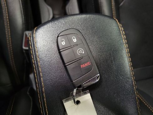 Used 2019 Jeep Compass Limited w/ Advanced Safety Group AWD/4WD image 16