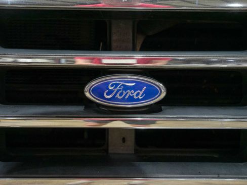 Used 1993 Ford F150 XL AWD/4WD image 21