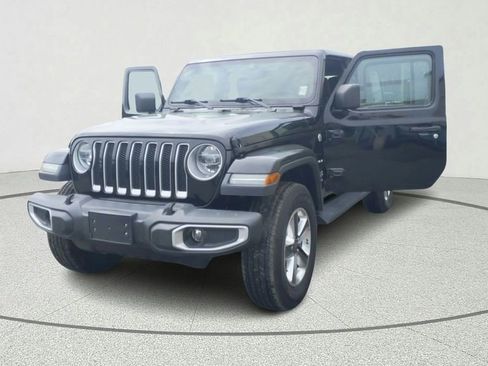 Used 2018 Jeep Wrangler Unlimited Sahara w/ Dual Top Group image 10