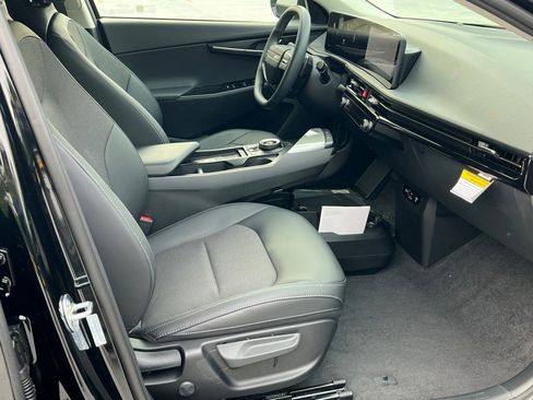 New 2025 Kia EV6 Light w/ Light LR Technology Package image 10