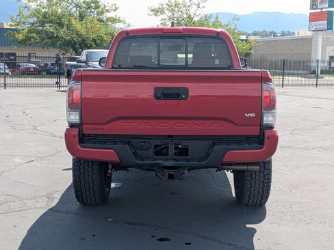 Used 2021 Toyota Tacoma TRD Off-Road w/ Technology Package AWD/4WD image 7