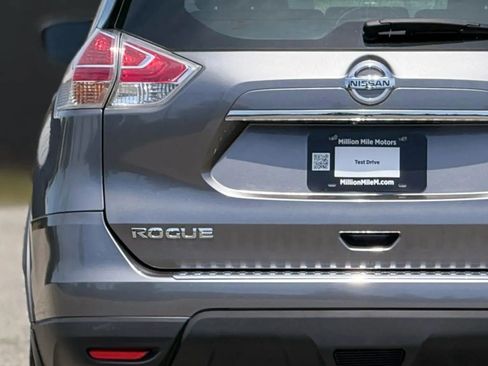 Used 2016 Nissan Rogue S AWD/4WD image 13