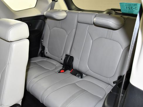 Used 2025 Honda Pilot EX-L image 50