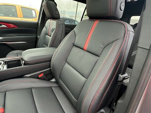 New 2026 Chevrolet Traverse RS image 14