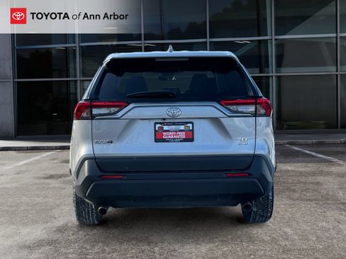 Used 2024 Toyota RAV4 LE AWD/4WD image 9